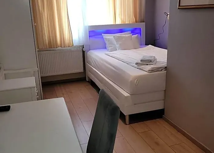 Hotel Franken An Der Messe 3*